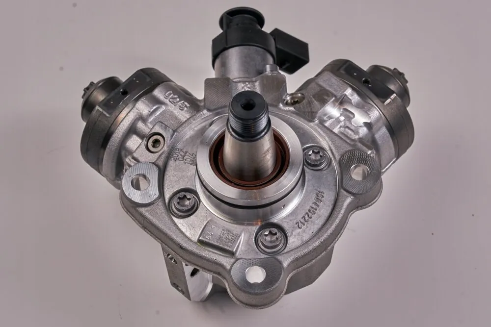 Pompe a injection Bosch 059130755DF0445010867